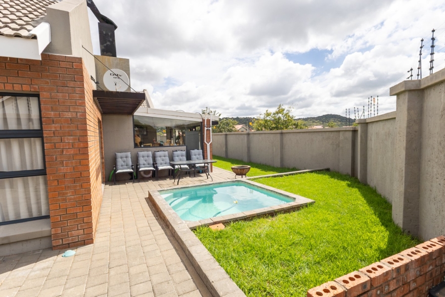 5 Bedroom Property for Sale in Somerton Estate Free State
